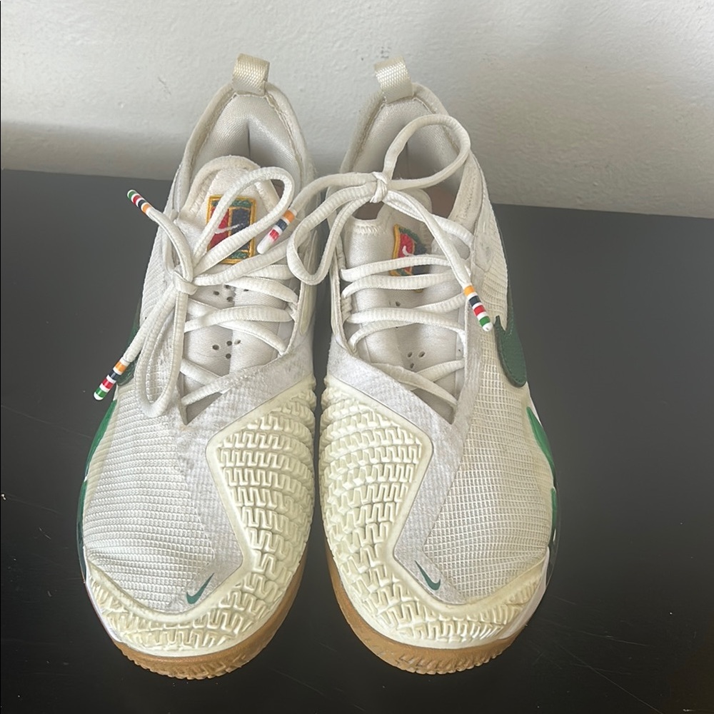 Nike White and Green Tennis Sneakers